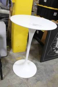 Pedestal Table White 27Wx40H