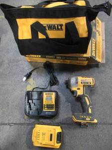 lot 61 image: Dewalt 20-Volt MAX XR Cordless Brushless 3-Speed 14 in. Impact Driver with (1) 20-Volt 5.0Ah Battery & Charger, DCF887P1 - Used.
