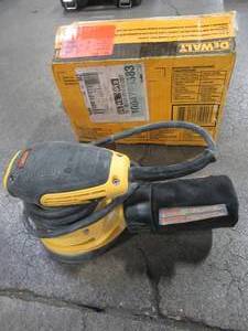lot 65 image: Dewalt 3 Amp Corded 5 in. Variable Speed Random Orbital Sander, DWE6423 - Used.