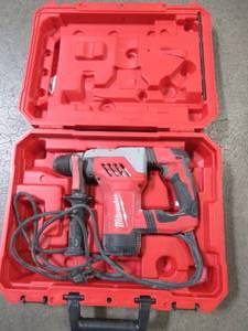 lot 89 image: Milwaukee 1-18 in. SDS-Plus Rotary Hammer, 5268-21. Used.