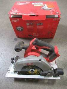 lot 90 image: Milwaukee M18 18-Volt Lithium-Ion 6-12 in. Cordless Circular Saw (Tool-Only), 2630-20 - Used.