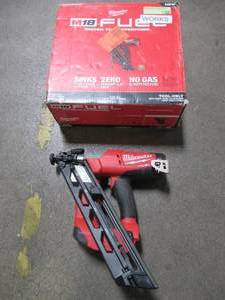 lot 93 image: MILWAUKEE M18 FUEL 18-Volt Lithium-Ion Brushless Cordless 15-Gauge Angled Finish Nailer (Tool Only) 2743-20 - Like New