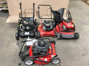 lot 30 image: Lot of 4 Lawn Mowers Customer Returns See Pictures