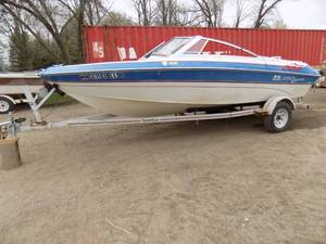 lot 3 image: 1990 Larson Boat & Trailer Package