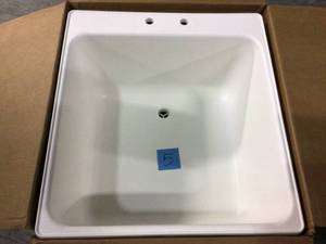 lot 5 image: Mustee 14 Utilatub Laundry Tub Floor Mount, 25-Inch x 23-Inch, White Customer Return See Pictures