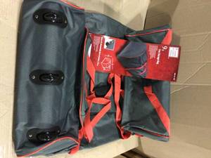 lot 6 image: 9 FT TREE STORAGE BAG Customer Return See Pictures