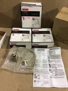 lot 29 image: DELTA EVERLY TOWEL RING Customer Return See Pictures