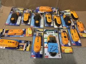 lot 72 image: MIX LOT OF ZIRCOM STUDSENSOR HD70, HD55,HD25.HD35, & MULTISCANNER Customer Return See Pictures