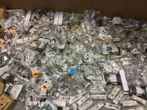 lot 81 image: HUGE MIX LOT OF HARDWARE GLIDERITE & HICKORY Customer Return See Pictures