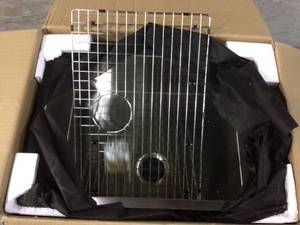 Tourner 27 in. x 19 in. Stainless Steel, Single Basin, Undermount Kitchen Sink Customer Returns See Pictures