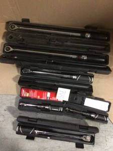 MIX LOT OF HUSKY TORQUE WRENCH Customer Returns See Pictures