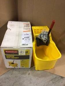 31 Qt. Tandem Mop Bucket by Rubbermaid Commercial Products Customer Returns See Pictures
