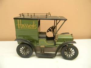 lot 16 image: VINTAGE FORD MODEL T HARRODS KNIGHTSBRIDGE TRUCK - Tin Toy Car - ORIGINAL - COMPLETE - RARE - AWESOME PIECE - APPROX 11 LONG 8.5 HIGH - SEE PICTURES
