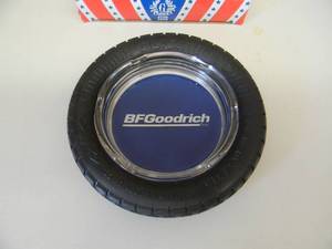 lot 19 image: VINTAGE BF GOODRICH RUBBER TIRE ASHTRAY WITH BOX - COMMEMORATIVE 1776-1976 NICE - SEE PICTURES