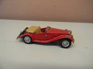 lot 37 image: Western Models 143 Scale Model Car WMS12 - 1953 MG TF - Red - AWESOME PIECE - SEE PICTURES