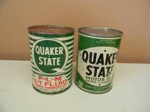 lot 74 image: 2 VINTAGE QUAKER STATE ONE QUART CANS - 1 MOTOR OIL METAL FULL - 1 F-L-M A-T FLUID METAL FULL - VERY COOL - SEE PICTURES
