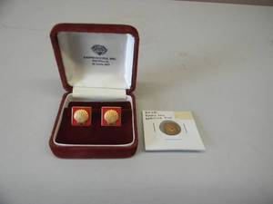 lot 93 image: VINTAGE 1964 SHELL OIL 20 TEARS OF SERVICE PIN 10K WITH GREEN GEMSTONE WITH VINTAGE SHELL OIL CUFF LINKS - FANTASTIC SET - SEE PICTURES