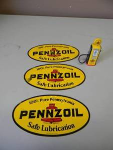 lot 96 image: Gearbox PENNZOIL Mini Tokheim Diecast Gas pump - APPROX 3.5 - WITH 4 VINTAGE PENZOIL STICKERS - SEE PICTURES