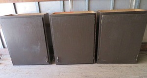 3 WALL CABINENTS