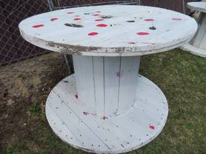 LARGE WOODEN SPOOL