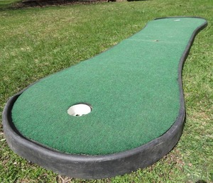PUTTING GREEN