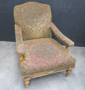 LIVINGROOM CHAIR