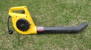 LEAF BLOWER