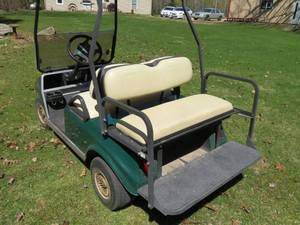 CLUB CAR GOLF CART