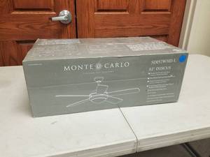 52 Ceiling Fan Monte Carlo Discus White with 5 White blades (new in box)