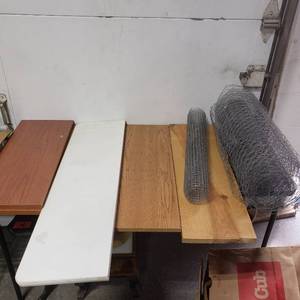 lot 6 image: Chicken Wire Rabbit Fence, Assorted 28-36 Shelves