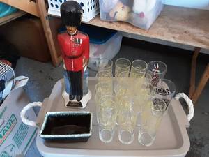 lot 19 image: Windsor Canadian Decanter, 12-Bacardi Glasses & Misc