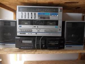 lot 37 image: Emerson AMFMCassetteTurn Table With Pair Of Speakers & Sony Cassette Deck