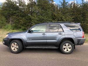 2004 Toyota 4Runner SR5 - 1 OWNER - 4X4