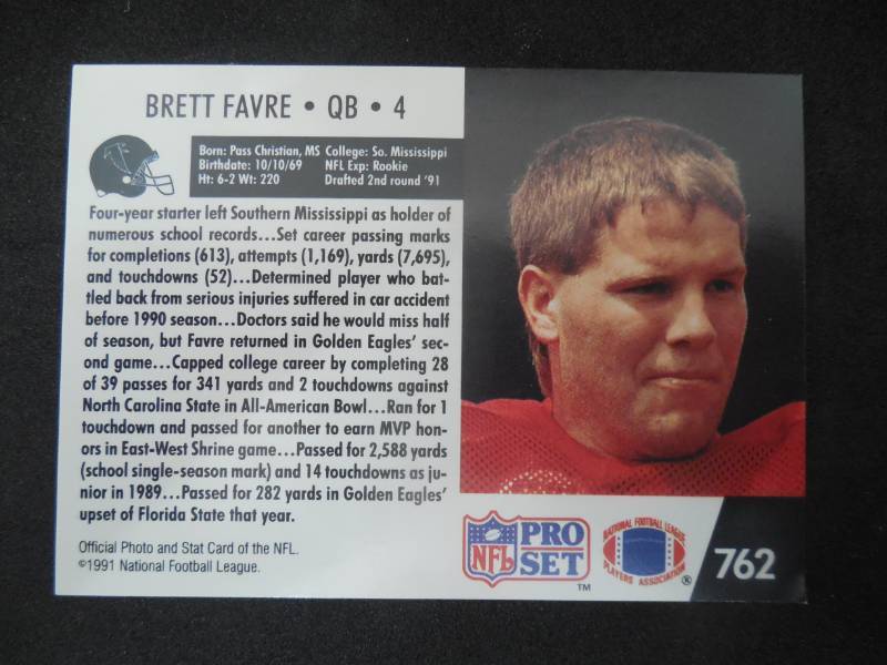 lot 33 image: 1991 Pro Set Brett Favre Rookie Card #762 Near Mint LK