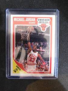 lot 2 image: 1989-90 Fleer Basketball Michael Jordan #21 Chicago Bulls
