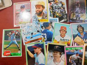 lot 28 image: Large Lot Of In Person Autograph Cards Various Sports