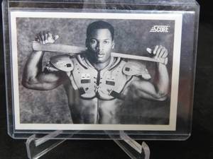 lot 60 image: 1990 Score Bo Jackson Black & White Shoulder Pad Card #697