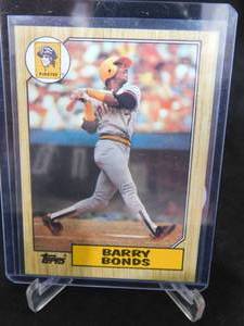 lot 62 image: 1987 Topps Barry Bonds Rookie Card #320 LK