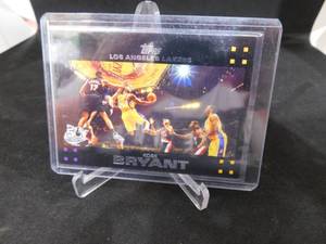 lot 85 image: 2007-08 Topps Kobe Bryant #24 Iconic Photo LK