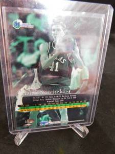lot 87 image: 1998 Flair Showcase Dirk Nowitzki Rookie Card #16 LK