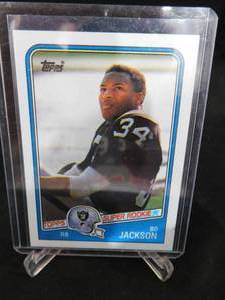 lot 112 image: 1988 Topps Bo Jackson Football Rookie Card #327 LK
