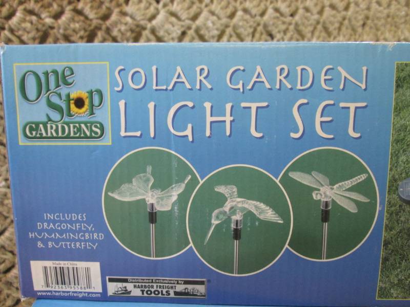 Lot of 2 Solar Garden Light Sets  B...
