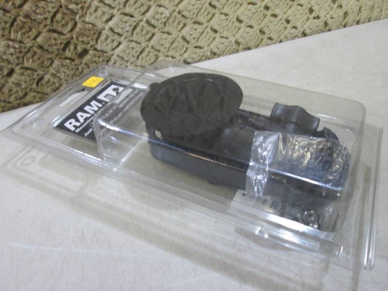 Ram Cell Phone Suction Mount  E-1...