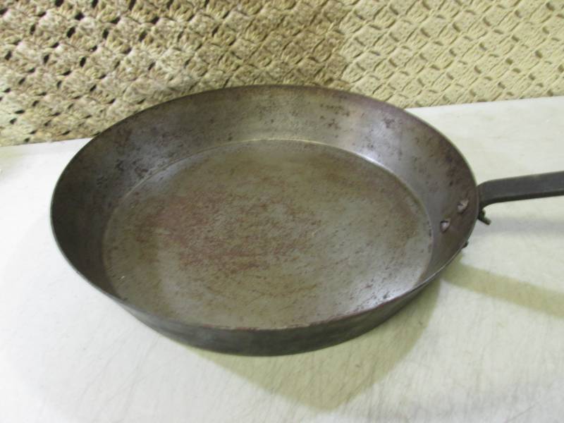 Large Long Handle Camping Fry Pan  ...
