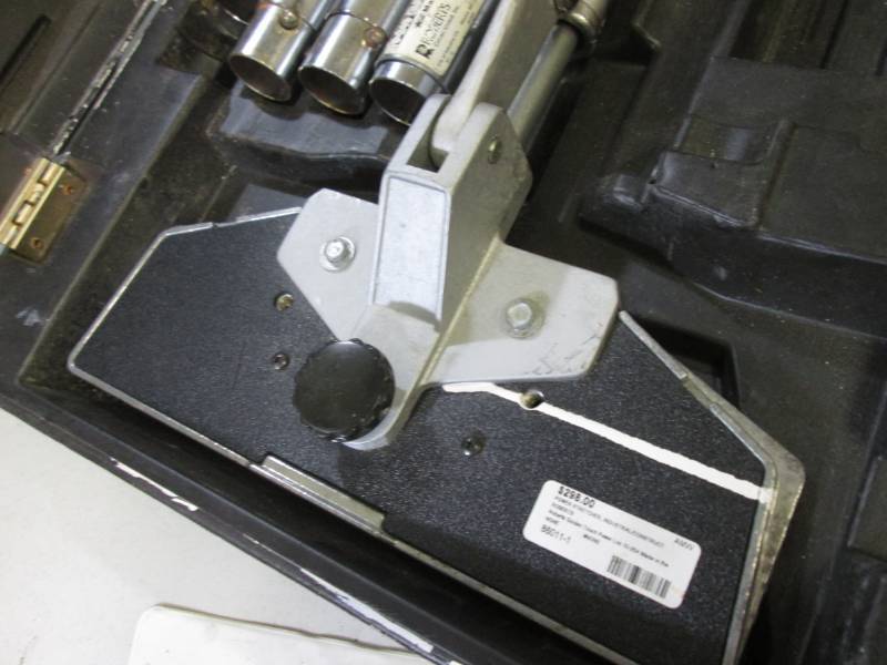 Carpet Stretcher with Case  RMWS...