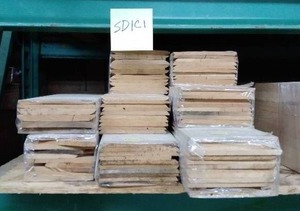 lot 128 image: 4 34 x 14 Red Oak Paneling (SD1C1)