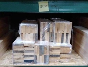 lot 352 image: 3 12 x 34 Red Oak Shorts (SD1F2)