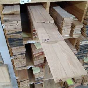 lot 69 image: 4 x 1116 Red Oak Base Moulding (SC1F)