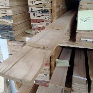 lot 74 image: 2 34 x 38 Red Oak Base Moulding (SC2F)