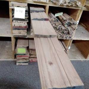 lot 80 image: 4 34 x 1116 Red Oak Base Moulding (SC3H)